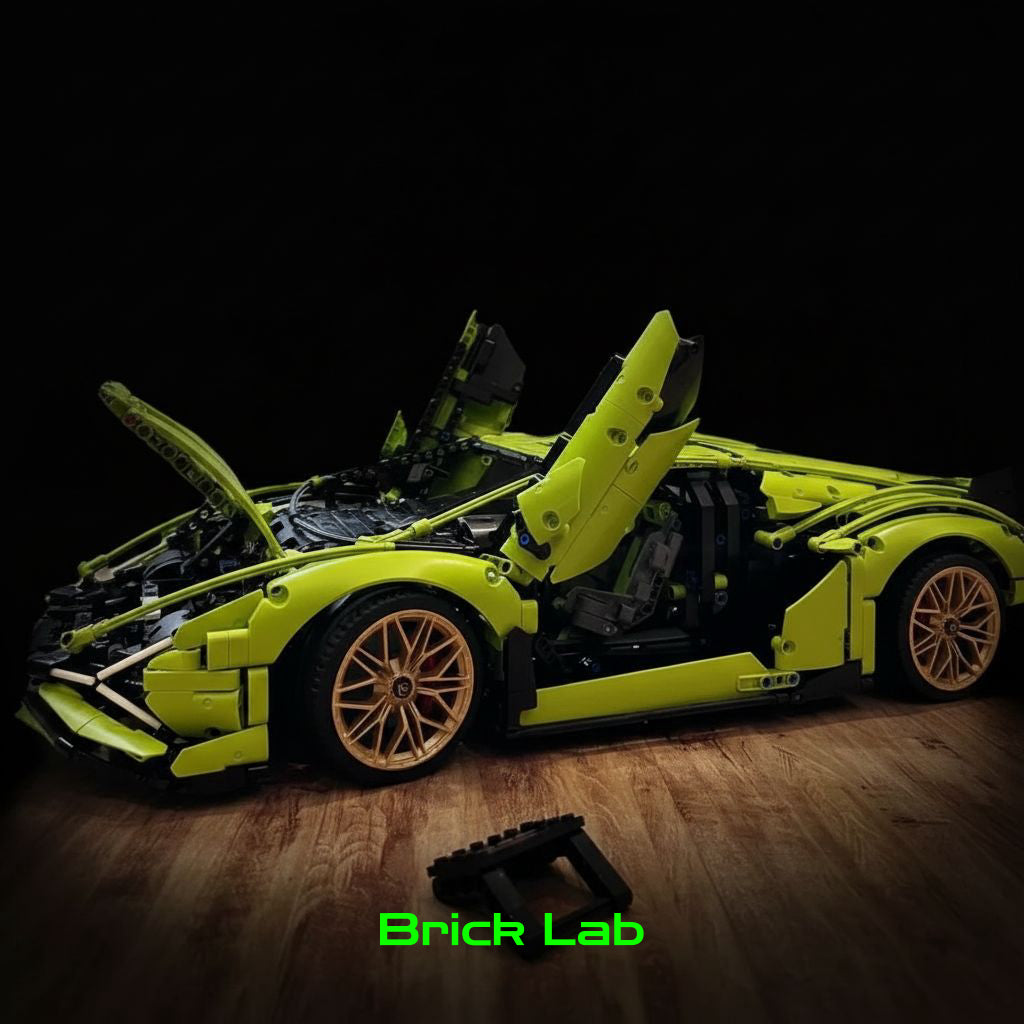 Lamborghini verde com vista lateral com portas e capô abertos