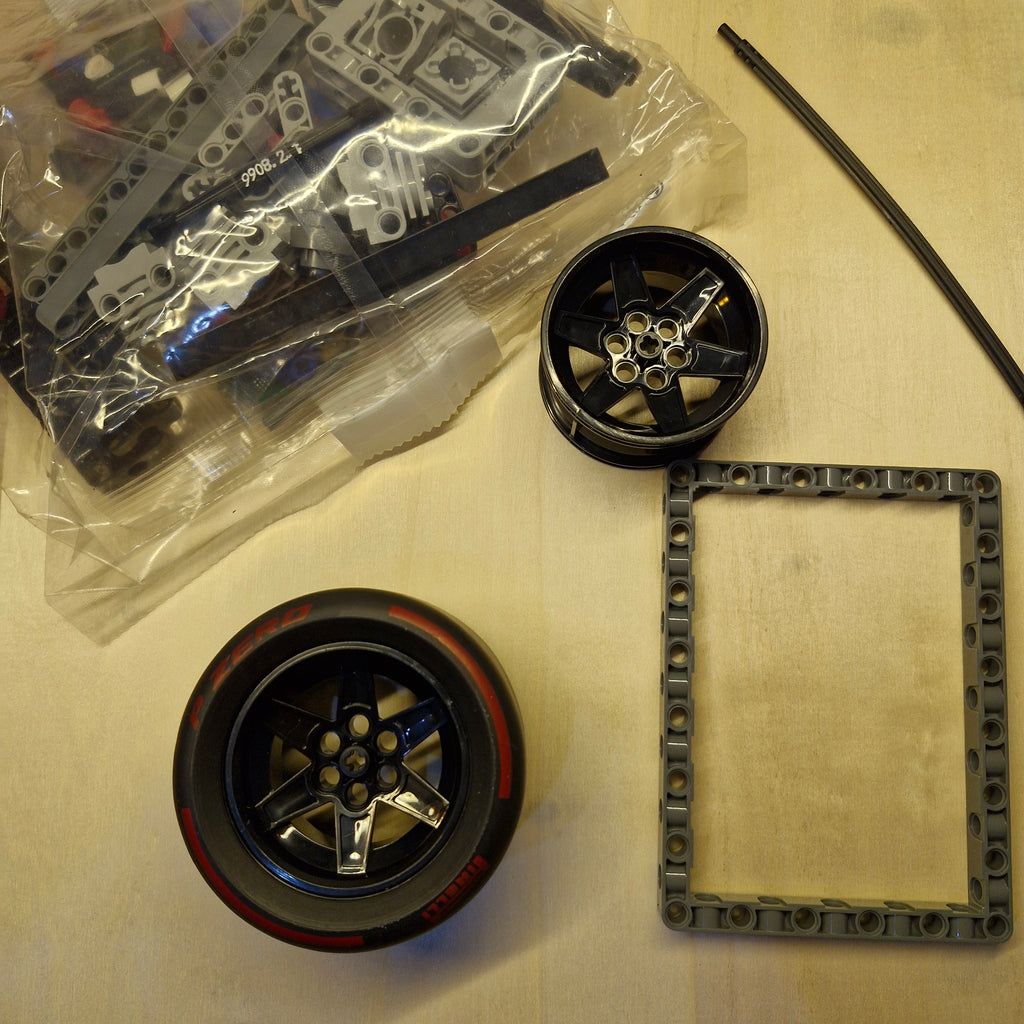 F1 Red Bull Racing RB20 | 1639 peças | Escala 1:8